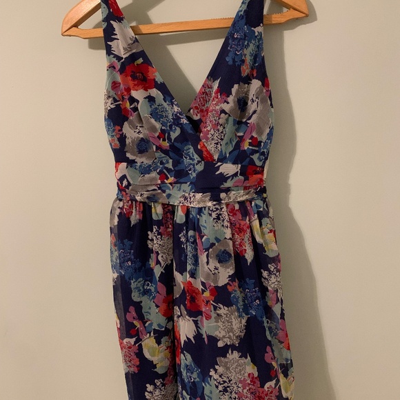 Vero Moda Dresses & Skirts - Vero Moda Floral Strap Dress Size XS